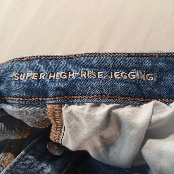 American Eagle Women’s Super High-Rise Jegging Next Level Stretch Size 4 - Picture 6 of 9